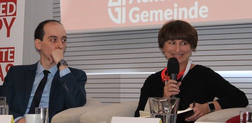 Dr. Péter Hevő (Budapest) und PhDr. Zuzana Lizcová (Prag)