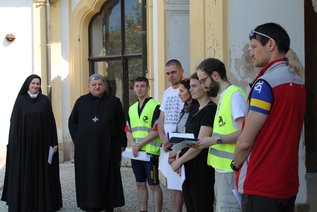 Prokop Siostrzonek Francesca Šimuniová Weißer Berg Junge Aktion