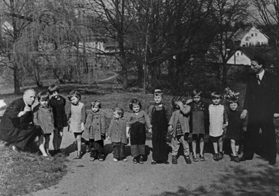 Přemysl Pitter mit Kindern