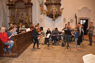 Musiker beim Gottesdienst